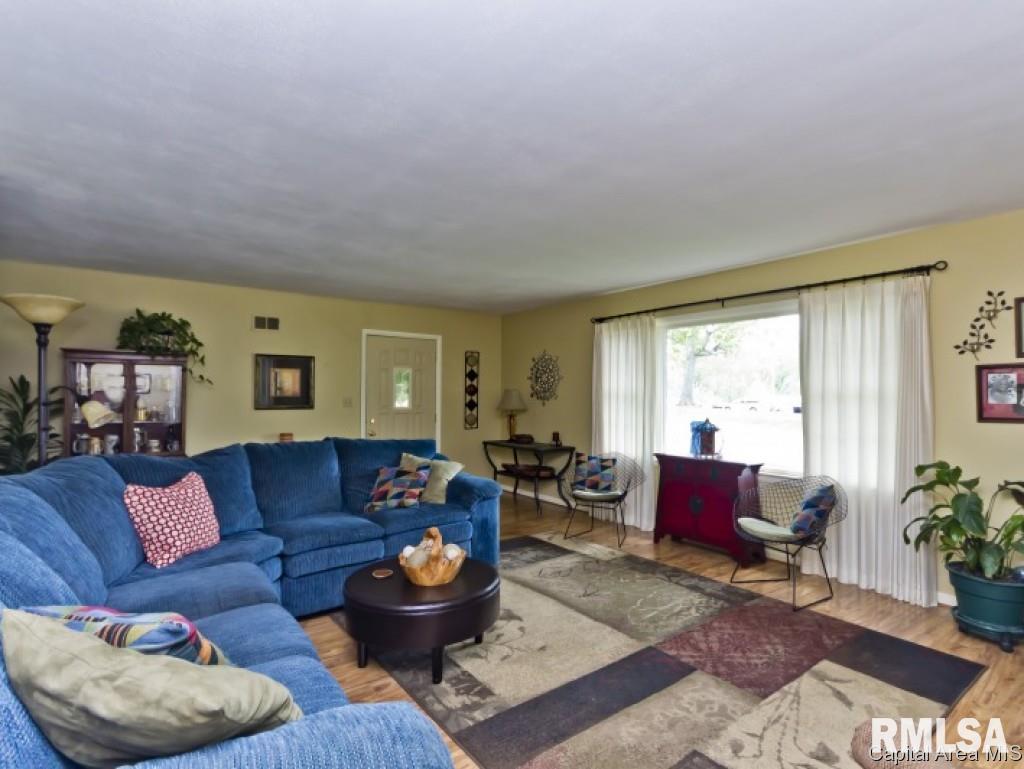 1713 West Lawrence Avenue Springfield, IL 62704 - Photo 5 of 36 Gallery Image 5