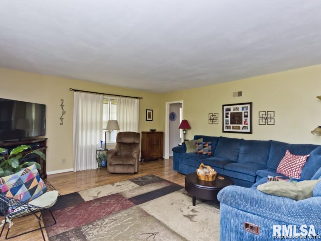 1713 West Lawrence Avenue Springfield, IL 62704 - Photo 8 of 36 Gallery Image 8