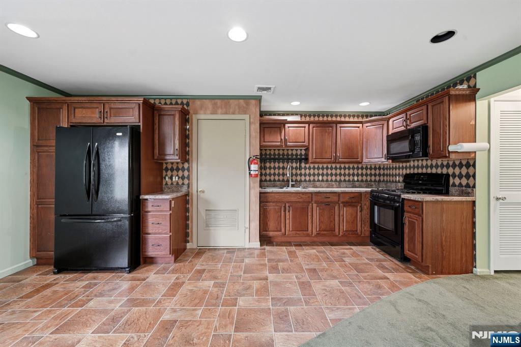 433 Tappan Road Northvale, NJ 07647 - Photo 26 of 39