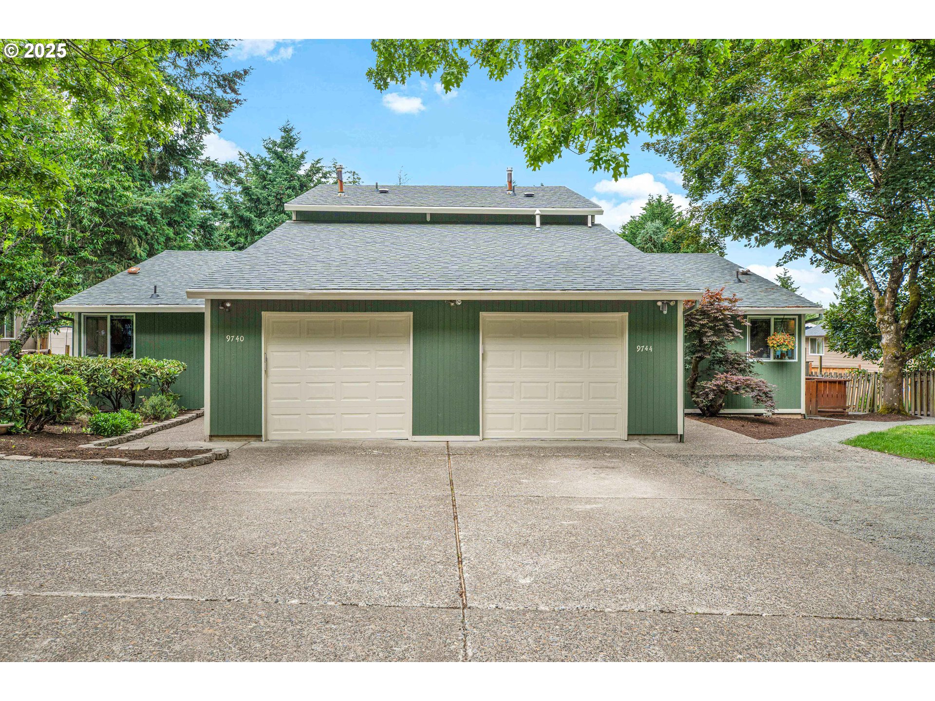 9744 Southwest Davies Road Beaverton, OR 97008 - Photo 1 of 29 Gallery Image 1