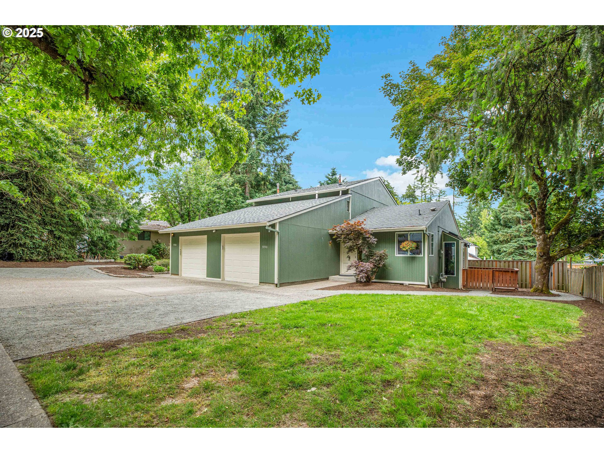 9744 Southwest Davies Road Beaverton, OR 97008 - Photo 3 of 29 Gallery Image 3