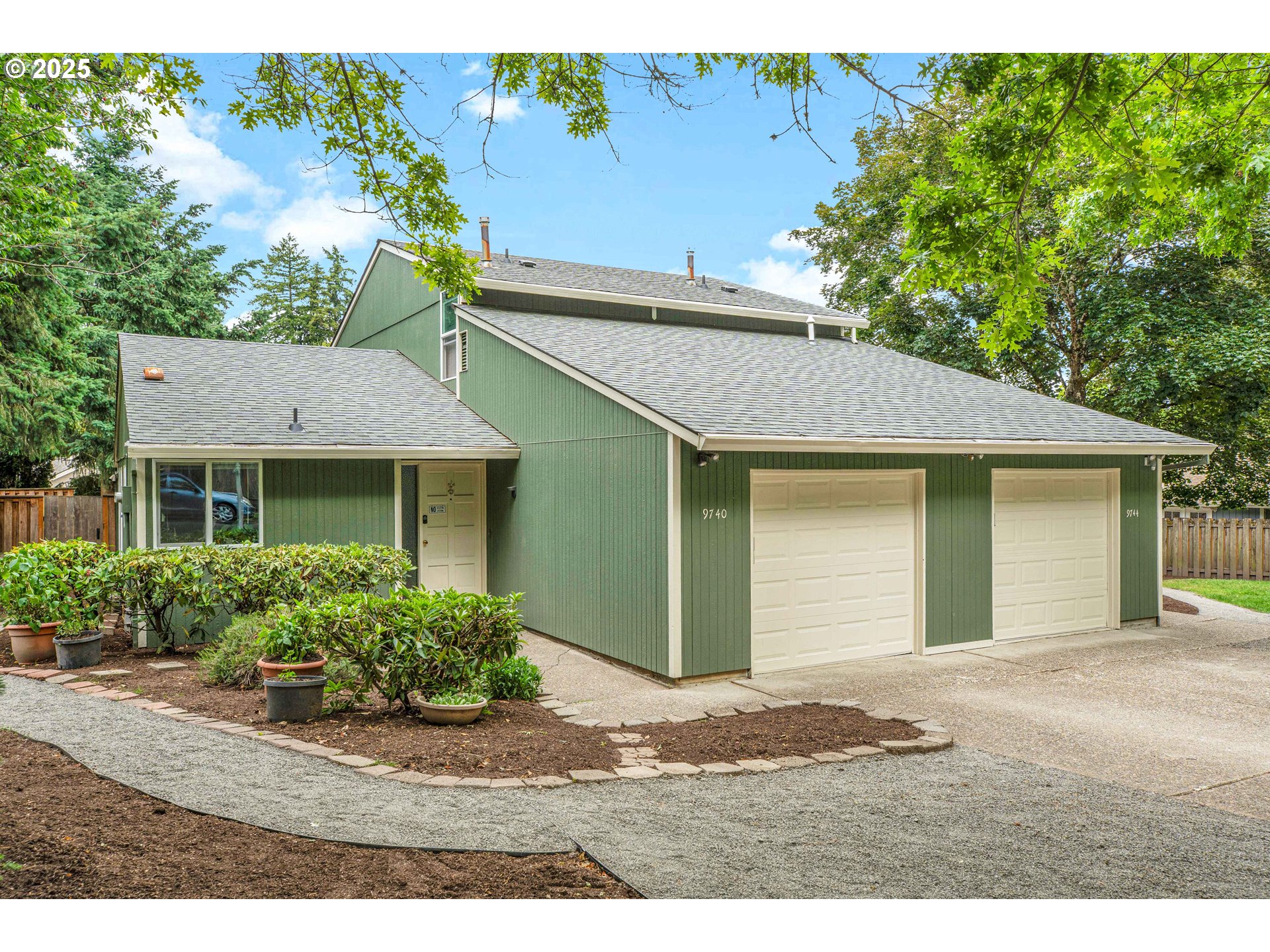9744 Southwest Davies Road Beaverton, OR 97008 - Photo 4 of 29 Gallery Image 4