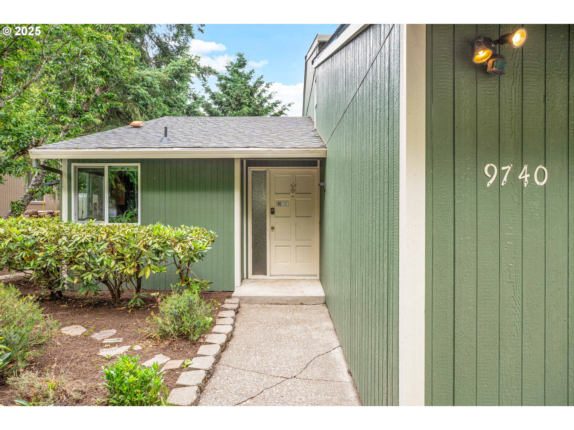 9744 Southwest Davies Road Beaverton, OR 97008 - Photo 5 of 29 Gallery Image 5