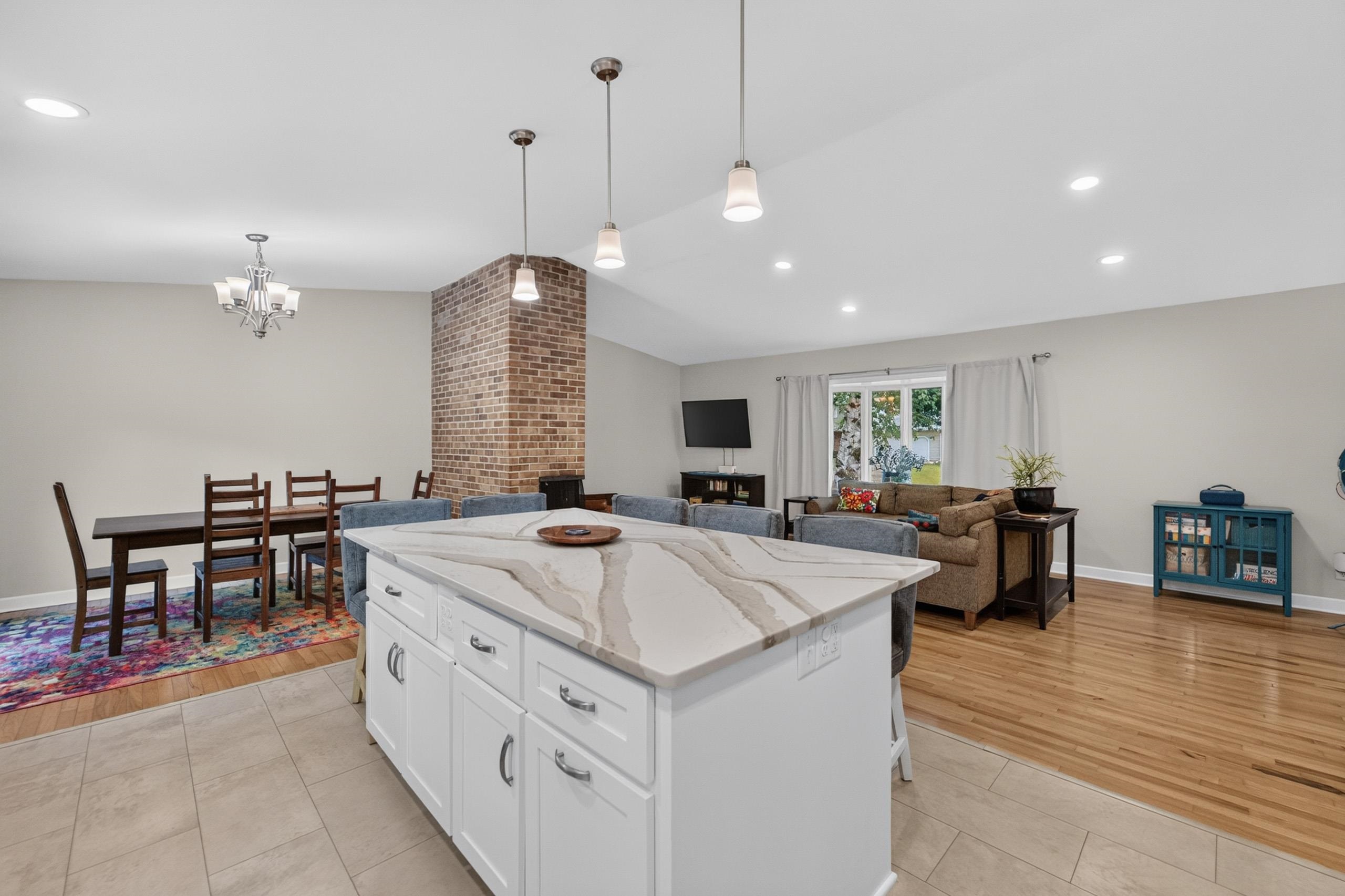 1133 Frisch Road Madison, WI 53711 - Photo 8 of 39