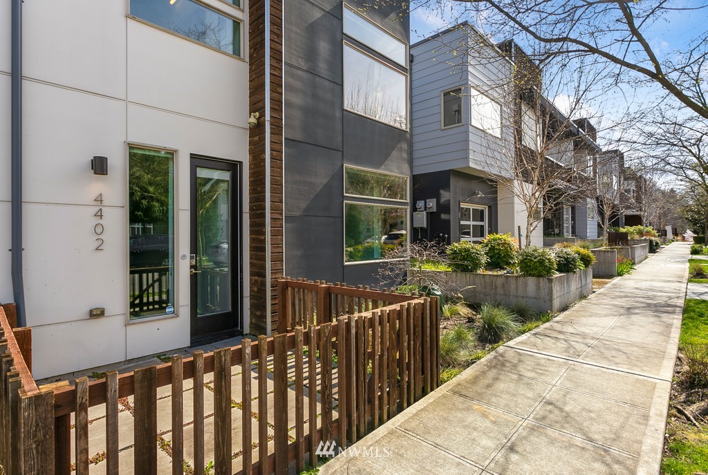 4402 Renton Avenue South Seattle, WA 98108 - Photo 3 of 27 Gallery Image 3