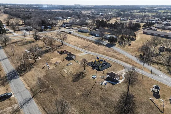 $109,999 | 1408 Crawford Street, Fredonia, KS 66736