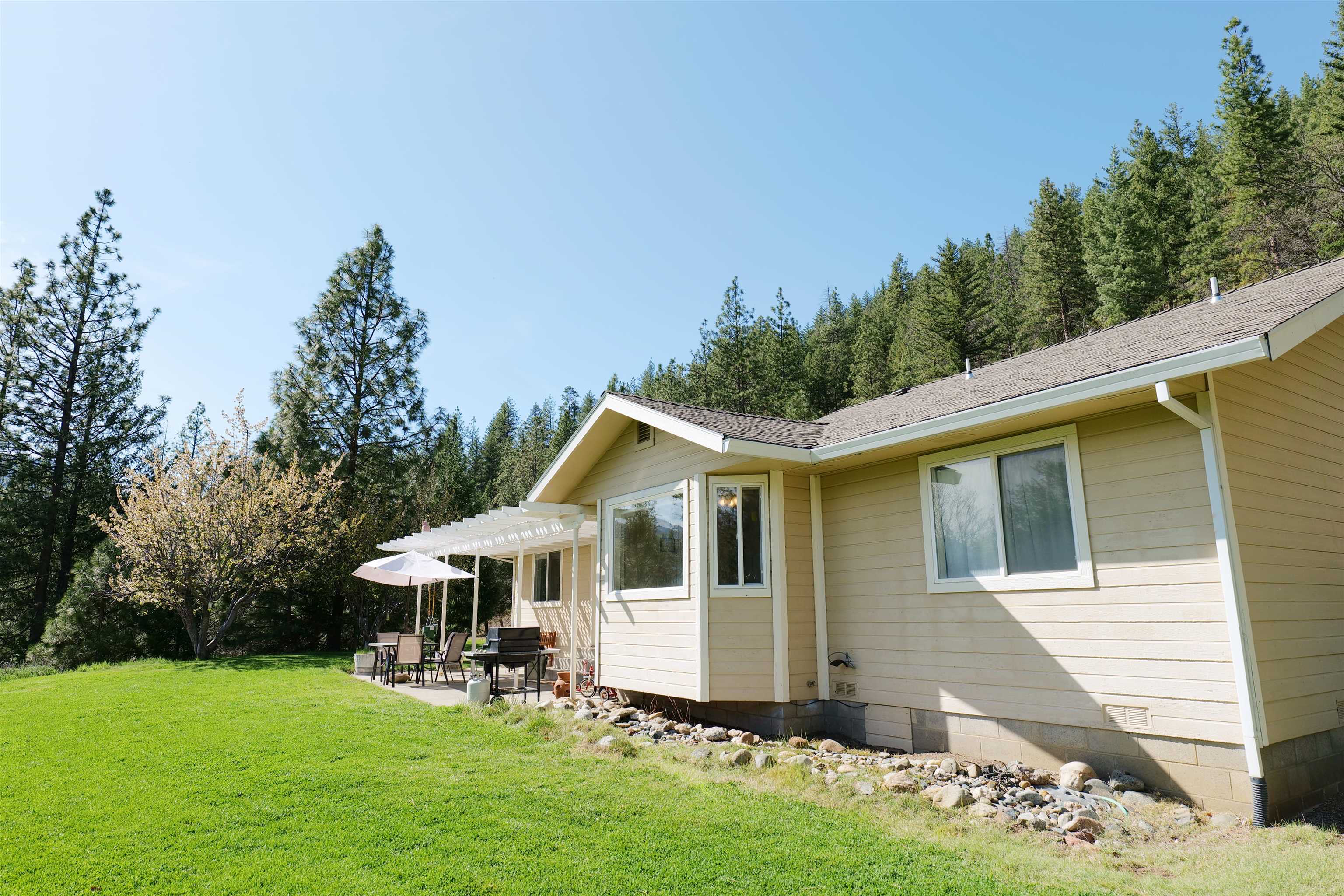 8041 Scott River Road Fort Jones, CA 96032 - Photo 4 of 34 Gallery Image 4