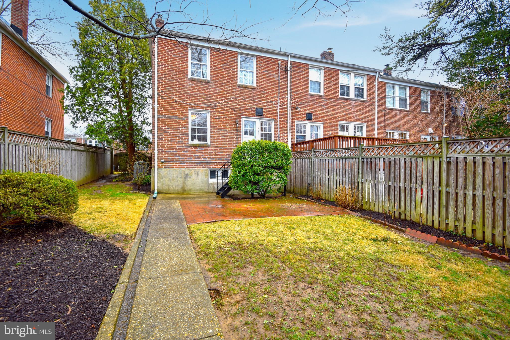 122 Hopkins Road Baltimore, MD 21212 - Photo 2 of 30 Rear Yard