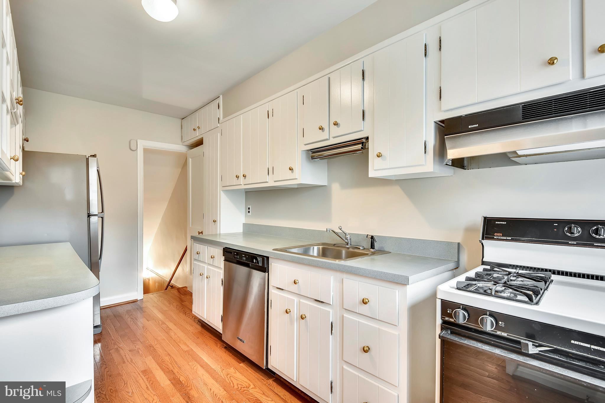 122 Hopkins Road Baltimore, MD 21212 - Photo 9 of 30 kitKitchen