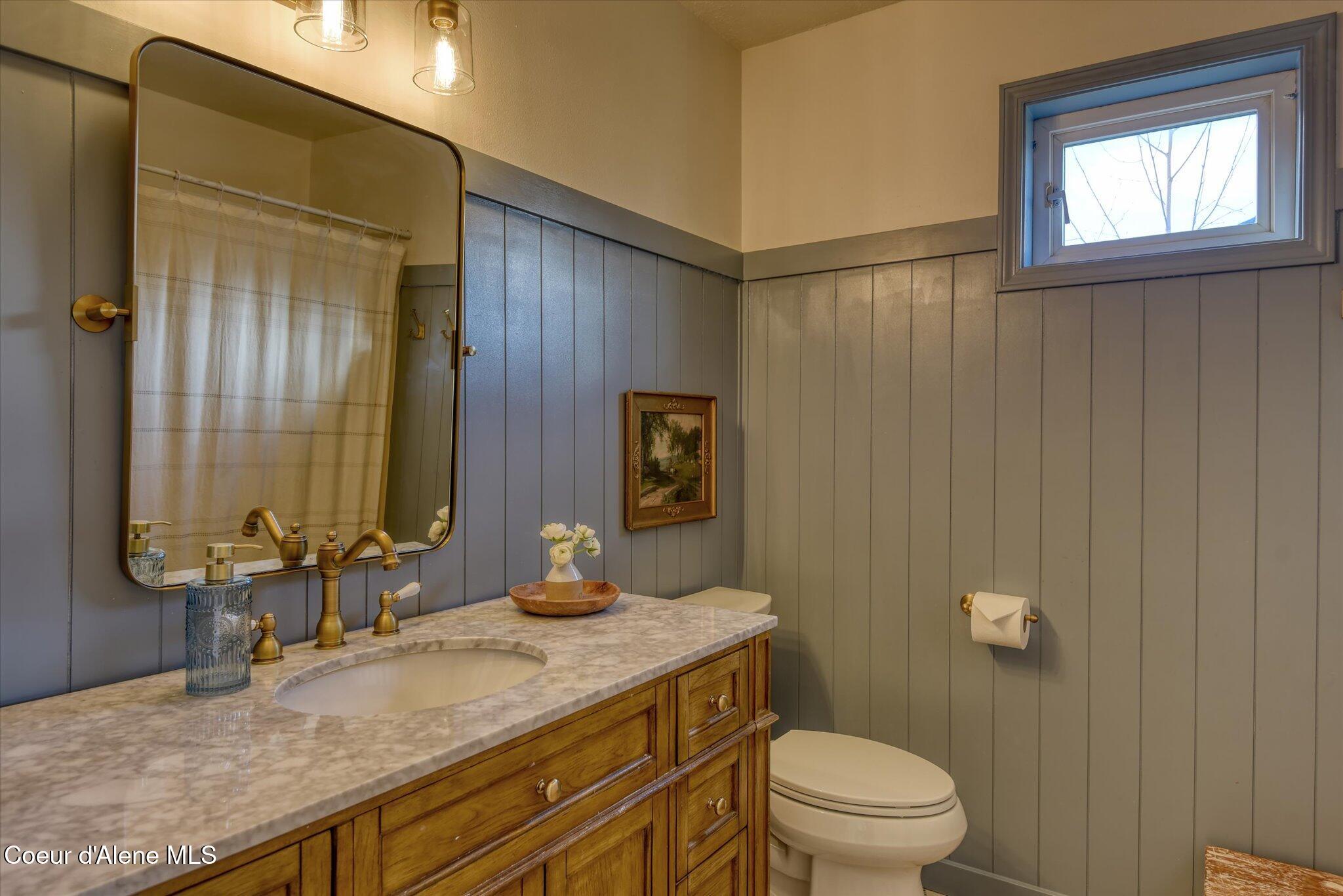 654 Maple Place Hayden, ID 83835 - Photo 22 of 36 21 Bathroom