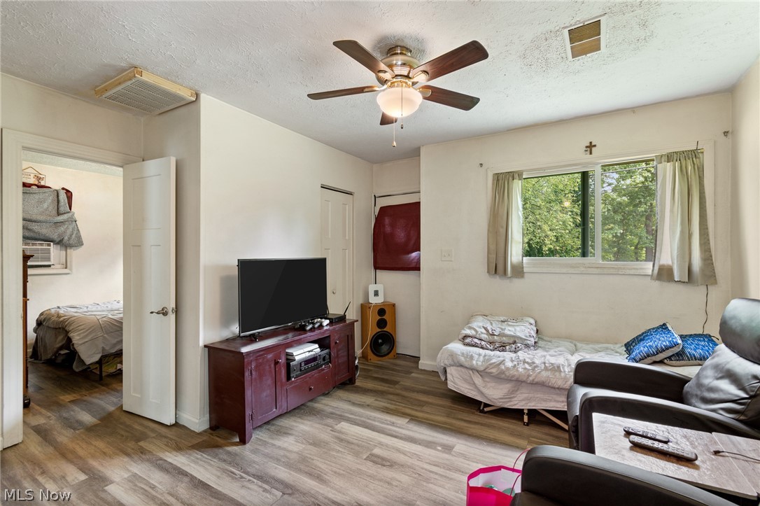 2964 Pressler Road Uniontown, OH 44685 - Photo 4 of 25 Gallery Image 4