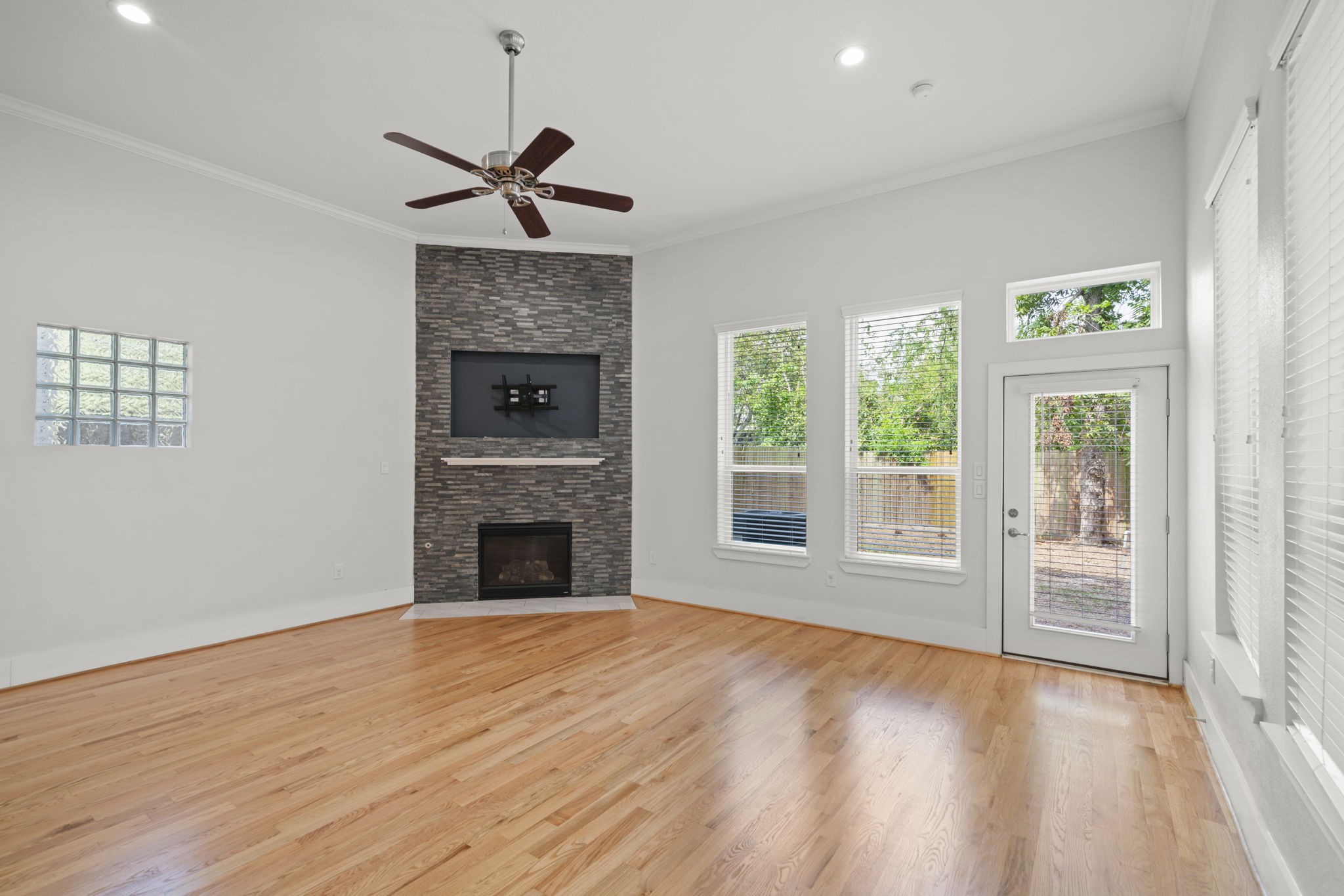 206 Burr Street, Unit A Houston, TX 77011 - Photo 20 of 46