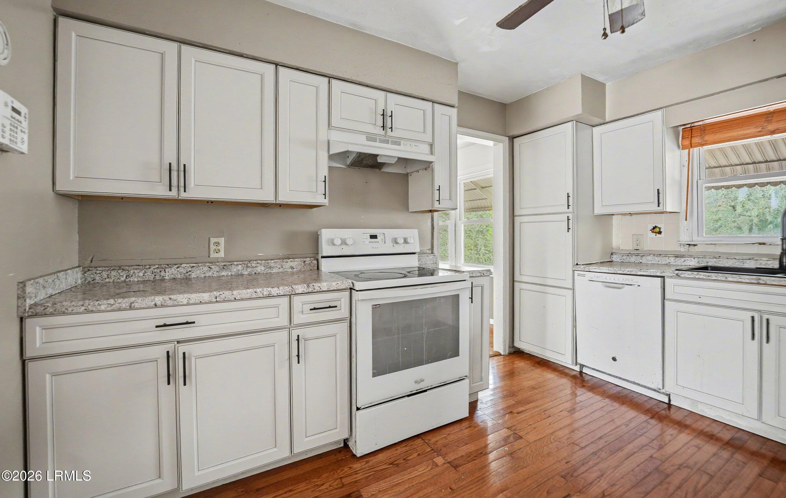 806 State Rd S-7-409 Beaufort, SC 29902 - Photo 8 of 44 DSC03011-55-1.jpg-SMALL