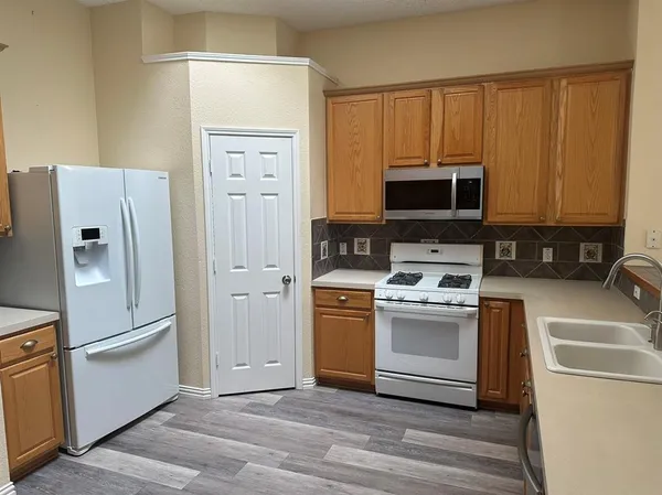 $2,295 | 5201 Spicewood Drive, McKinney, TX 75070