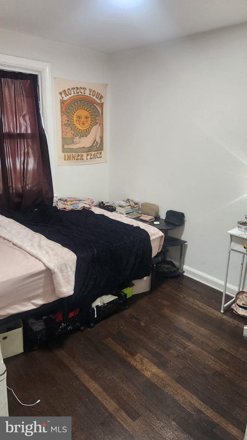 4432 Manorview Road Baltimore, MD 21229 - Photo 3 of 24 Cozy retreat with warm vibes.