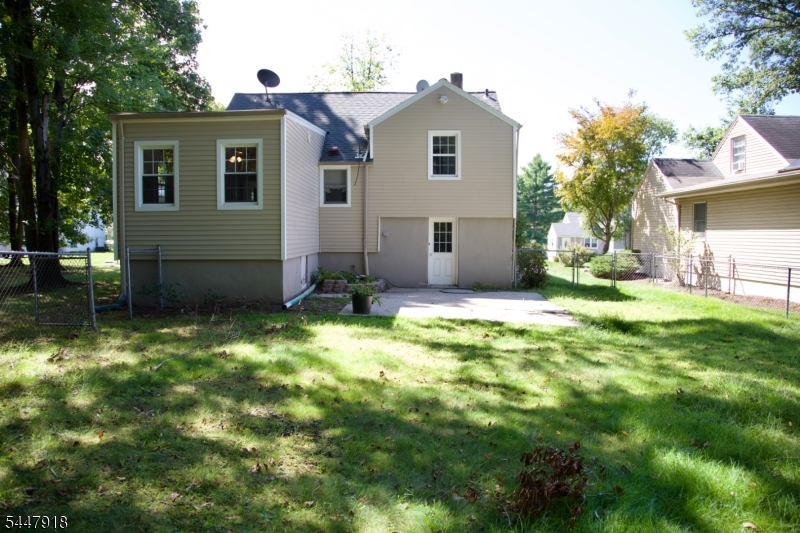 41 Beechwood Road Florham Park, NJ 07932 - Photo 26 of 27 Gallery Image 26
