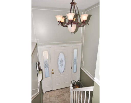 50 Colonial Road Medfield, MA 02052 - Photo 5 of 19 Gallery Image 5