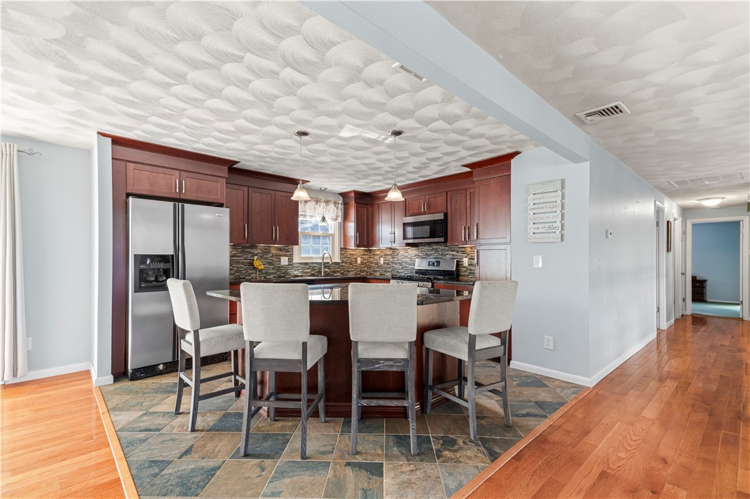 9 Iron Forge Road Lincoln, RI 02865 - Photo 6 of 30 Gallery Image 6
