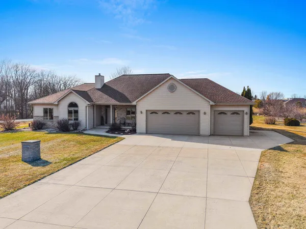 $589,900 | 2594 Misty River Lane, De Pere, WI 54115