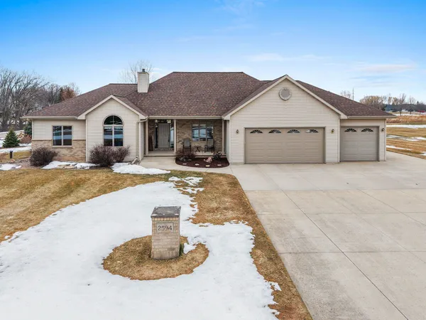 $589,900 | 2594 Misty River Lane, De Pere, WI 54115