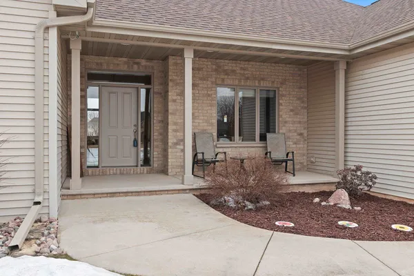 $589,900 | 2594 Misty River Lane, De Pere, WI 54115