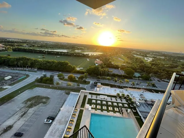 $798,000 | 5252 Northwest 85th Avenue, Unit 1702, Doral, FL 33166