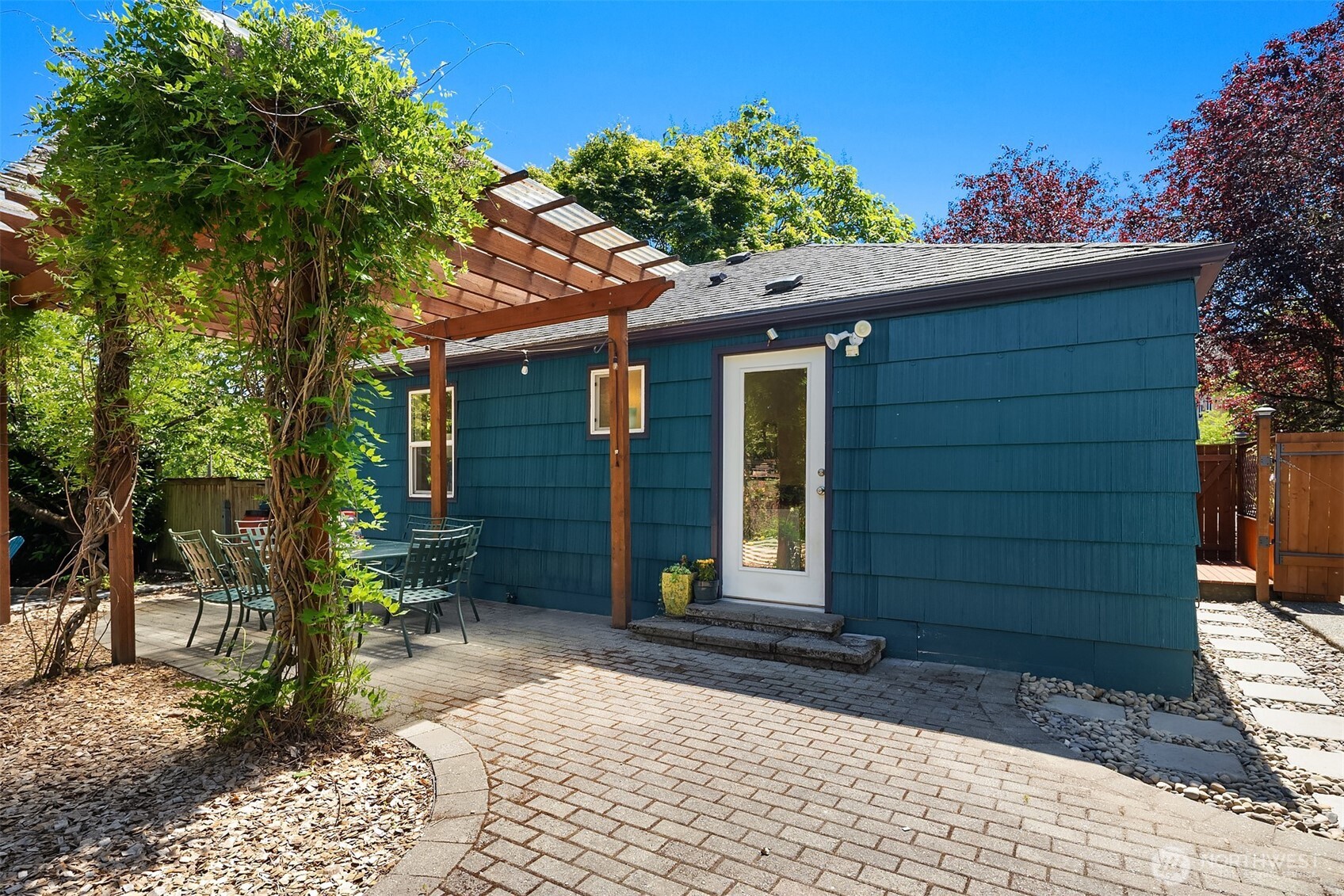 3202 Southwest Raymond Street Seattle, WA 98126 - Photo 15 of 22