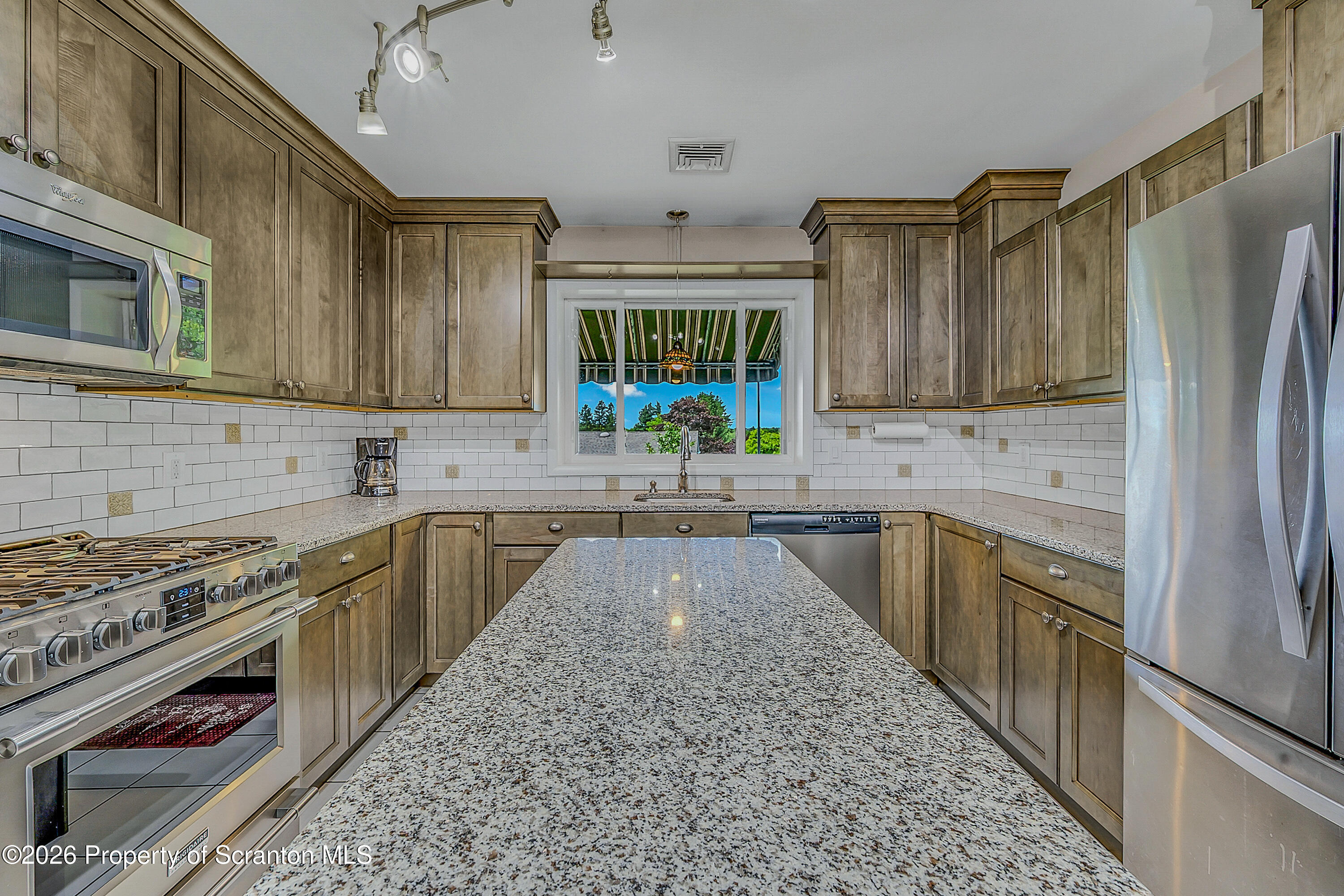 109 Old Orchard Road Clarks Summit, PA 18411 - Photo 9 of 38 Kitchen