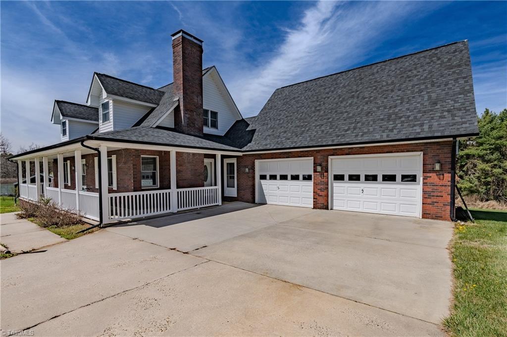 11325 Glade Valley Road Ennice, NC 28623 - Photo 7 of 43