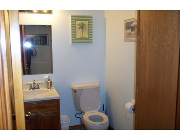 6 Samoset Road, Unit 6 Worcester, MA 01604 - Photo 12 of 16 Gallery Image 12