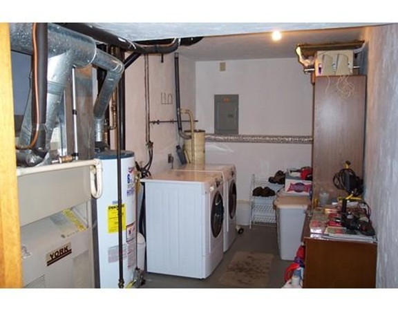 6 Samoset Road, Unit 6 Worcester, MA 01604 - Photo 13 of 16 Gallery Image 13