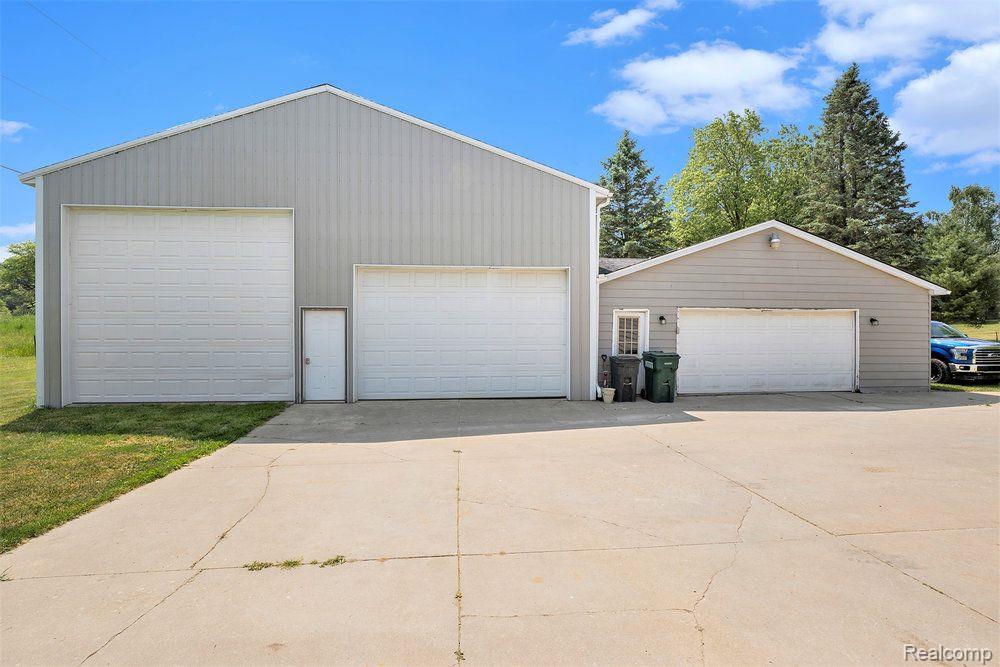 1289 East Rose Center Road Holly, MI 48442 - Photo 4 of 23 Gallery Image 4