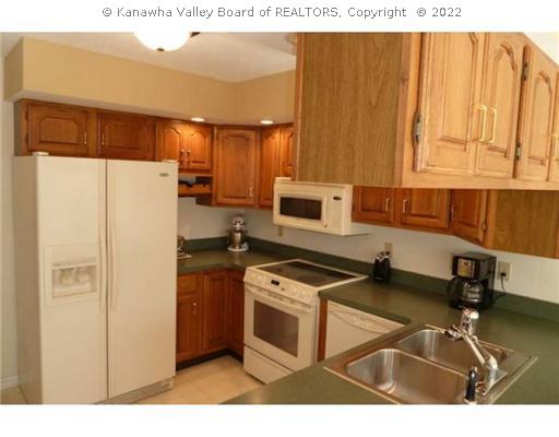 130 Summit Ridge Road Hurricane, WV 25526 - Photo 5 of 16 Kitchen.