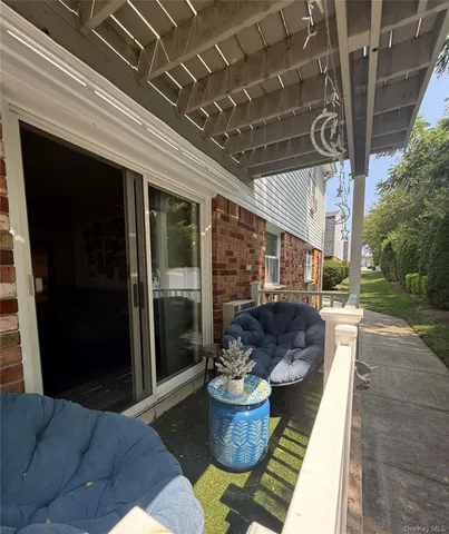 $300,000 | 260 Waverly Avenue, Unit 58, Patchogue, NY 11772