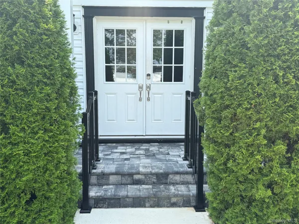 $290,000 | 260 Waverly Avenue, Unit 58, Patchogue, NY 11772