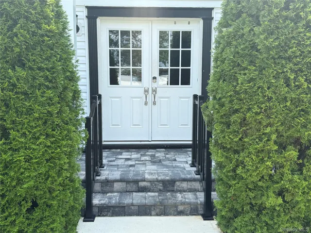 $300,000 | 260 Waverly Avenue, Unit 58, Patchogue, NY 11772