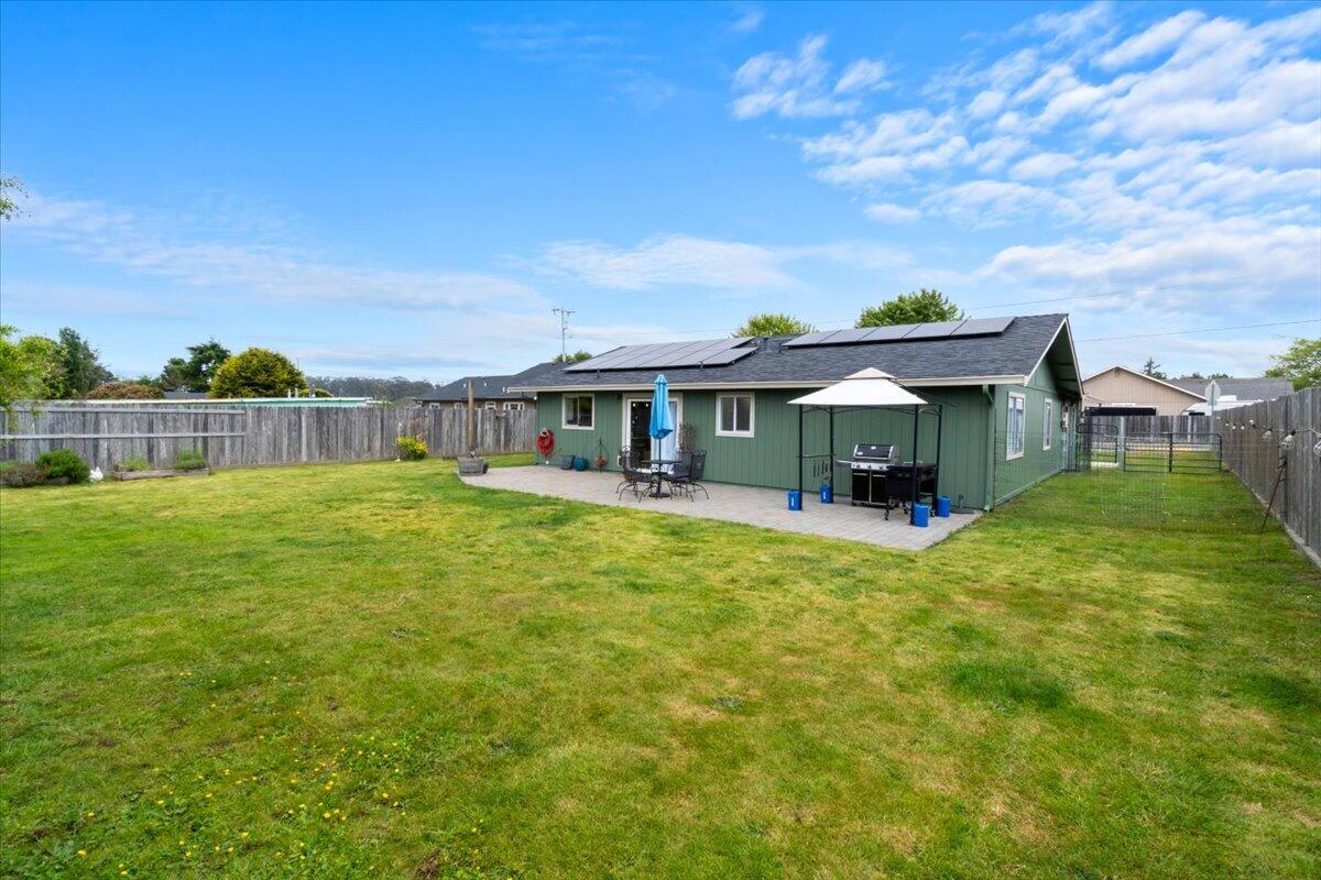 1382 Bates Road McKinleyville, CA 95519 - Photo 2 of 24