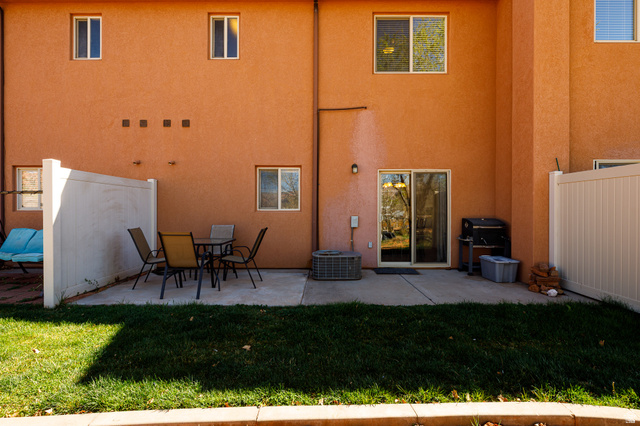 6 300th Road North, Unit I6 Kanab, UT 84741 - Photo 29 of 37 Rear view of property with a patio area and stucco siding