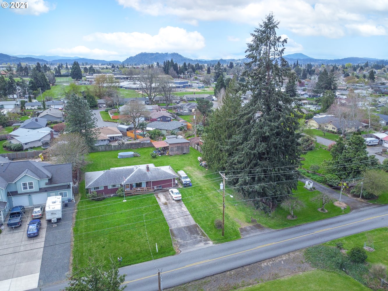2487 Hayden Bridge Road Springfield, OR 97477 - Photo 4 of 25