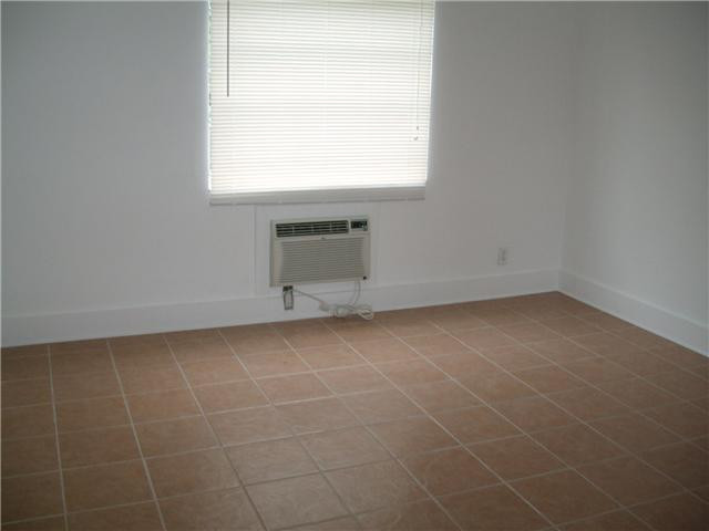 519 North Birch Road, Unit 30 Fort Lauderdale, FL 33304 - Photo 6 of 8 Bedroom