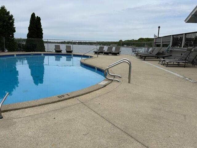 400 Lakeview Street, Unit 25D Spring Lake, MI 49456 - Photo 57 of 73 Lakeview 400 25D Pool