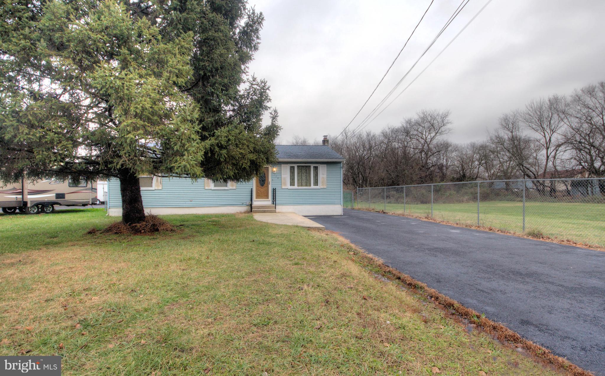 718 Blue Bell Road Williamstown, NJ 08094 - Photo 2 of 29