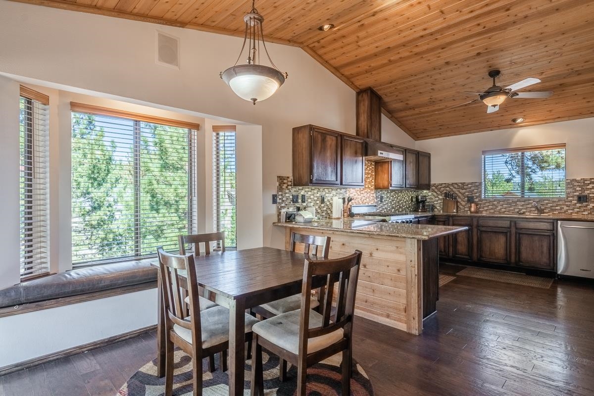 44 Wagon Wheel Road Mammoth Lakes, CA 93546 - Photo 17 of 50 Gallery Image 17