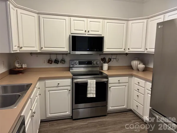 $2,000 | 1410 4th St Drive Northwest, Hickory, NC 28601