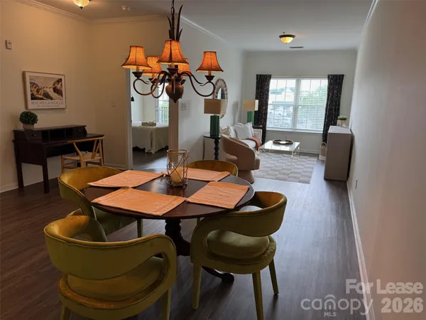 $2,000 | 1410 4th St Drive Northwest, Hickory, NC 28601