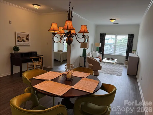 $2,000 | 1410 4th St Drive Northwest, Hickory, NC 28601