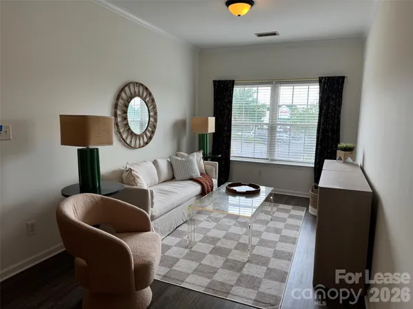 $2,000 | 1410 4th St Drive Northwest, Hickory, NC 28601