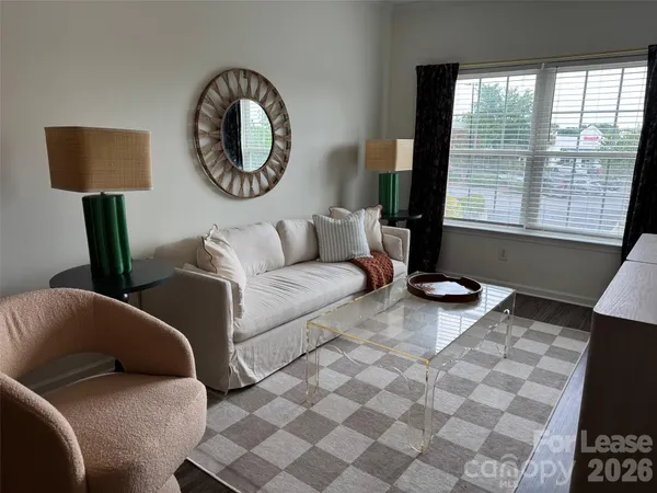 $2,000 | 1410 4th St Drive Northwest, Hickory, NC 28601