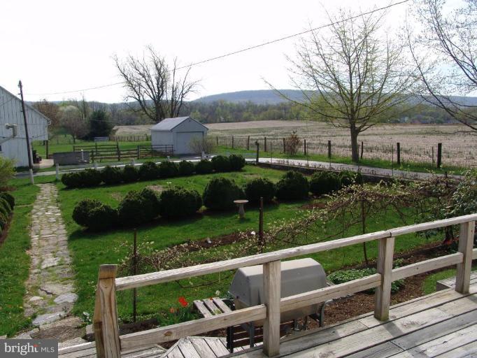 12269 Itnyre Road Smithsburg, MD 21783 - Photo 14 of 30 Garden