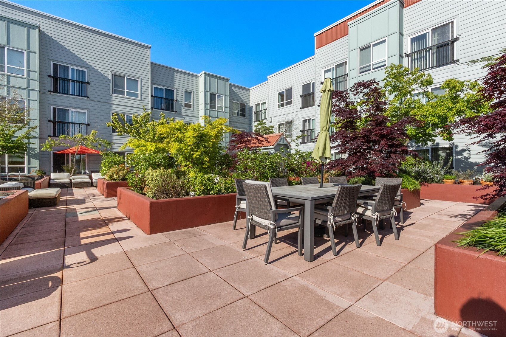 424 North 85th Street, Unit 404 Seattle, WA 98103 - Photo 29 of 31